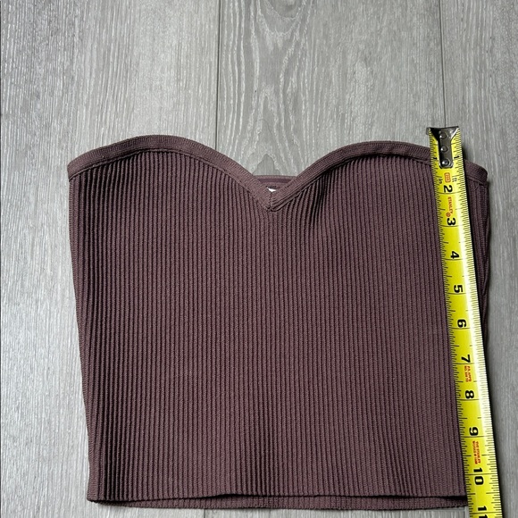 Babaton deep mauve  Ribbed Strapless Crop Top - Picture 4 of 4